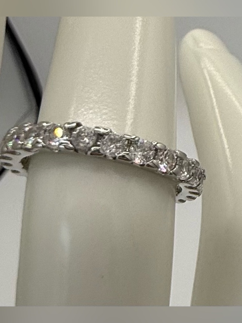 Sparkling Sz 8 Silver Tone Full Eternity Band Clear Stones Ring Wedding Elegant